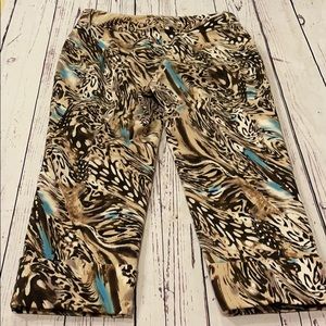 VN Swirl animal Print Capri Pants